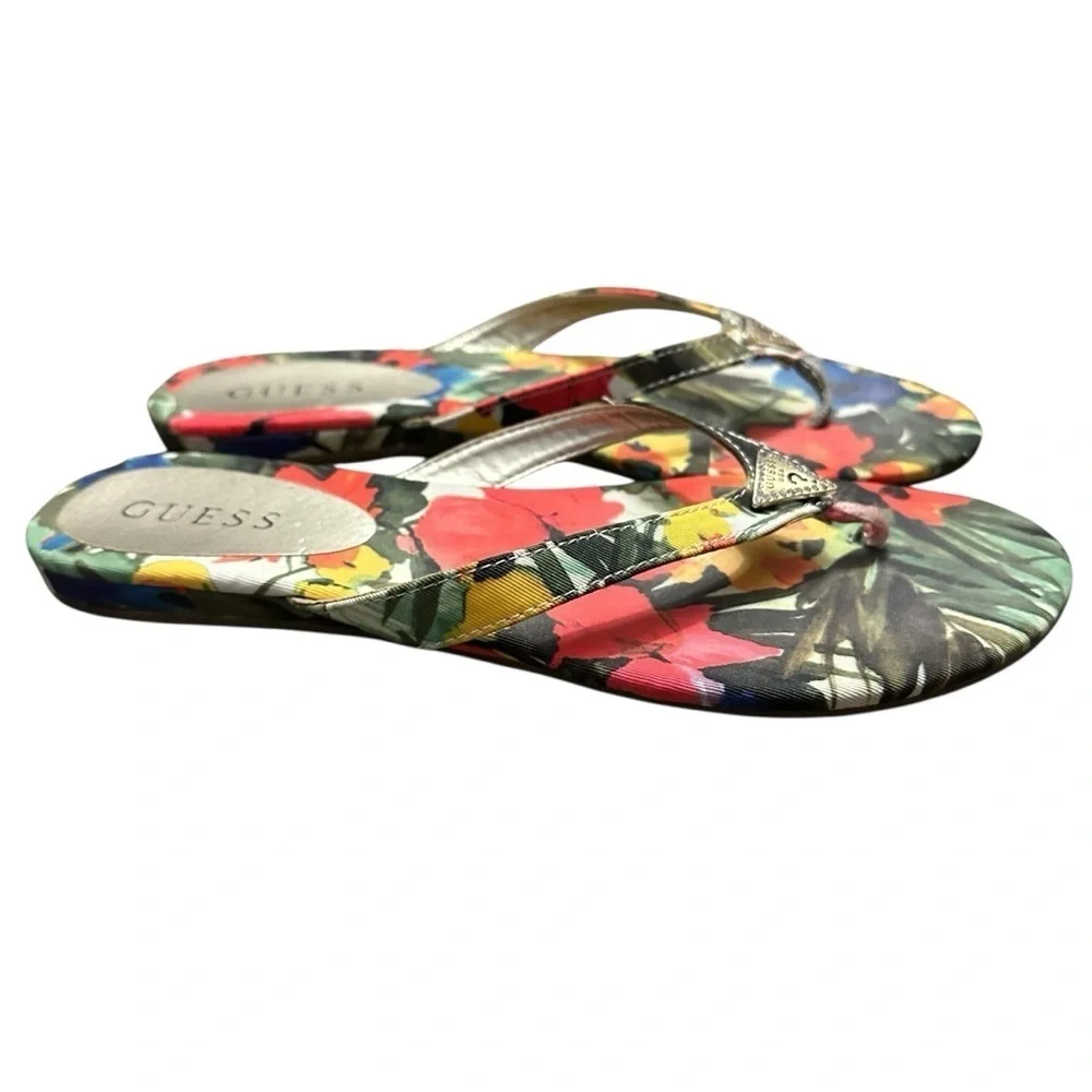Guess tropical floral flip flop sandals 7.5